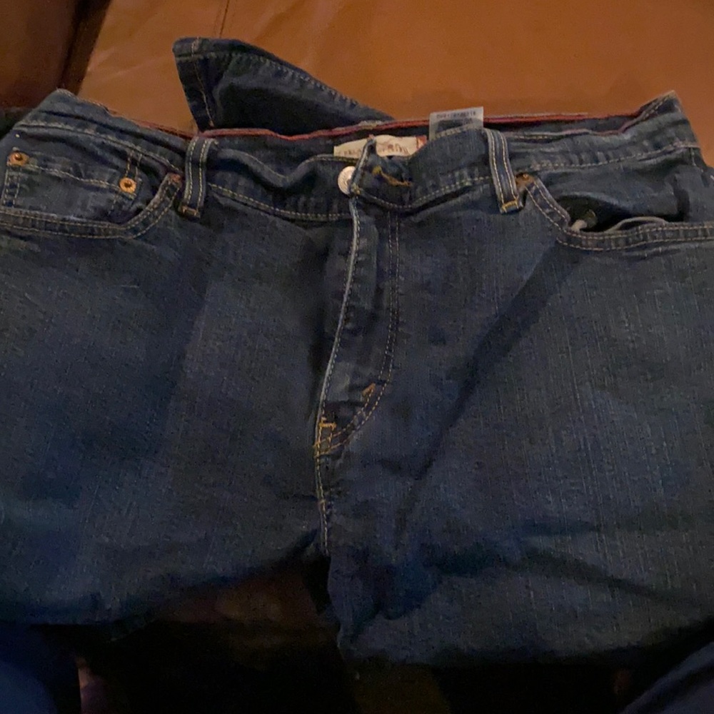 women’s Levi jeans